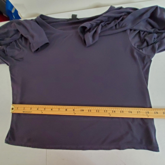 Athleta All Around Ruched Top Size L Soft Black Stretch Lightweight Pullover - Picture 6 of 12